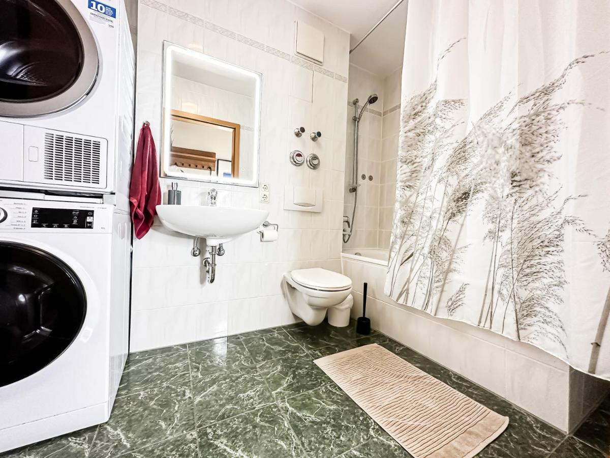 Ambiente-Wohnung - Zentrum Und Park In 5 Minuten Zu Fuss - Parkplatz - Netflix Leipzig Bagian luar foto